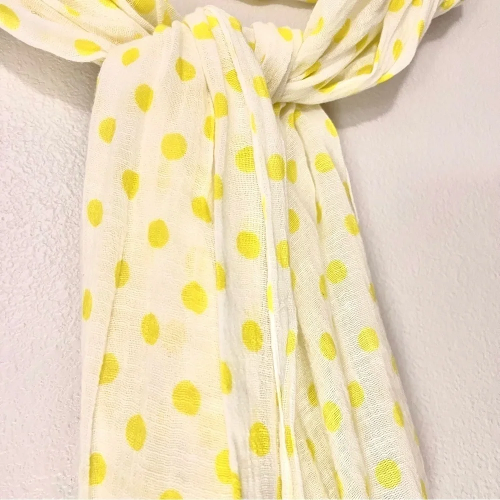 GAP scarf, white with yellow polka dots